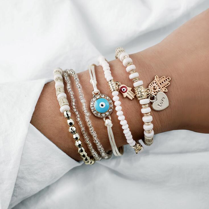 Hamsa-bransoletka w promocji
